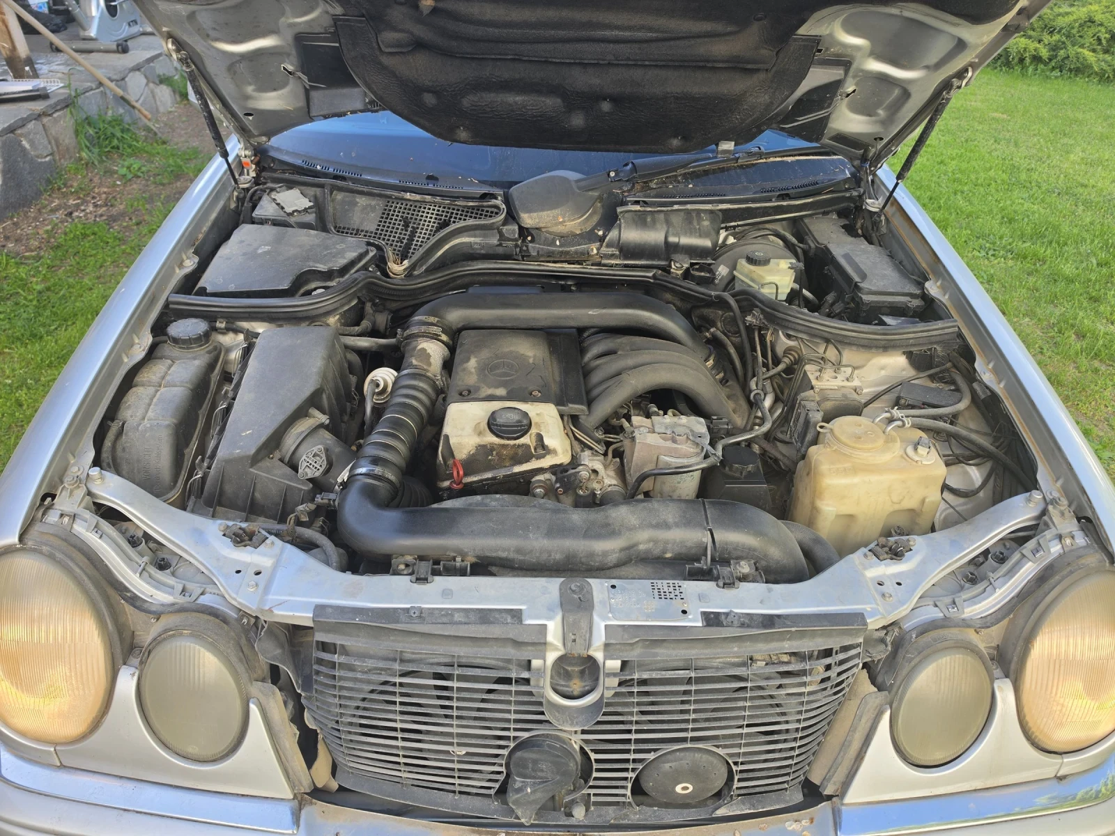 Mercedes-Benz E 250 Е 250, снимка 7 - Автомобили и джипове - 54126958