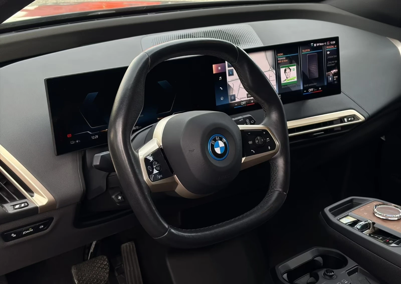 BMW iX 40 xDrive M Laser AIR HUD 360 Keyless W/P | Mobile.bg � ����������� 10