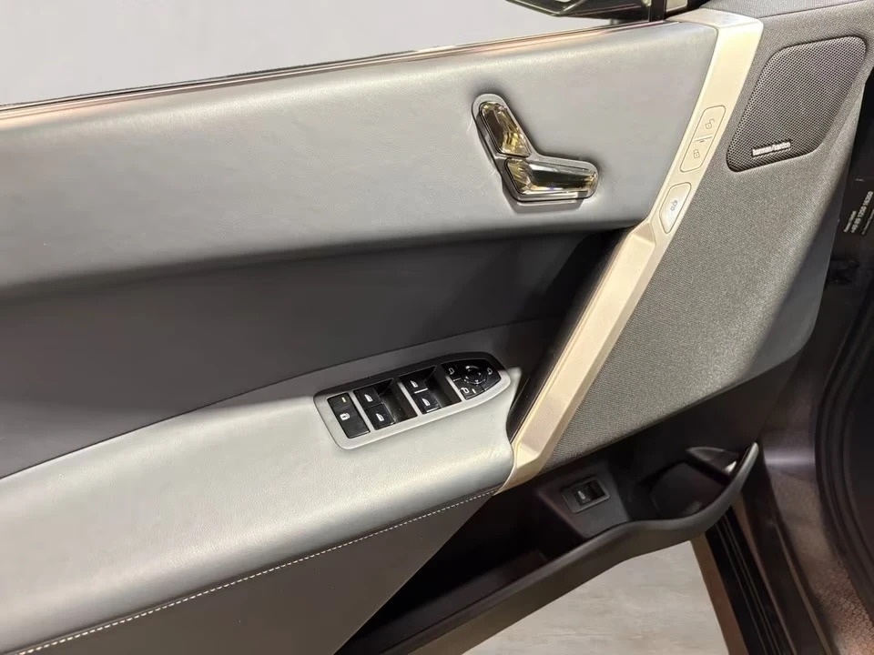 BMW iX 40 xDrive M Laser AIR HUD 360 Keyless W/P | Mobile.bg � ����������� 14