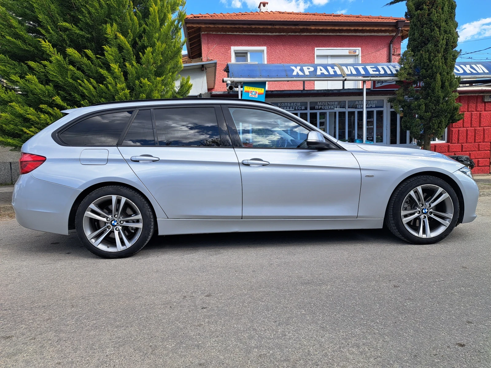 BMW 330   Xdrive! Full led!, снимка 3 - Автомобили и джипове - 54248005