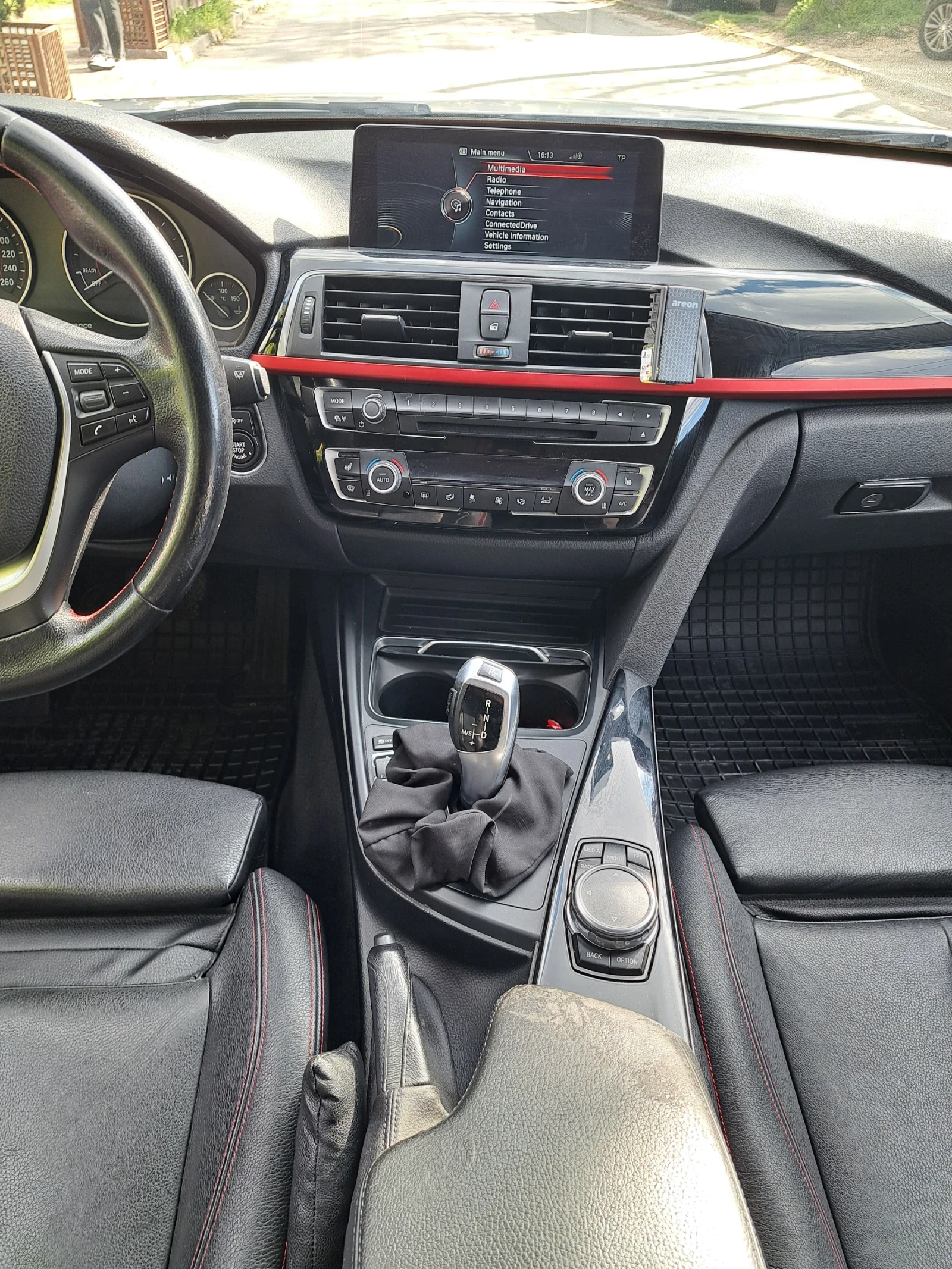 BMW 330   Xdrive! Full led!, снимка 7 - Автомобили и джипове - 54248005