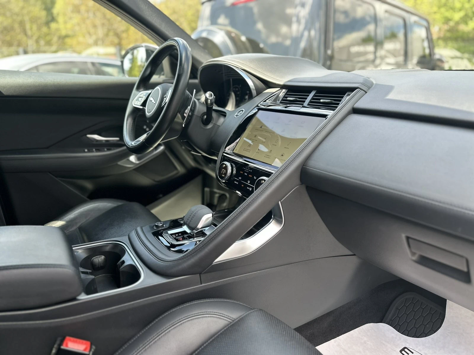 Jaguar E-pace CAMERA 360/AWD, снимка 12 - Автомобили и джипове - 54427215