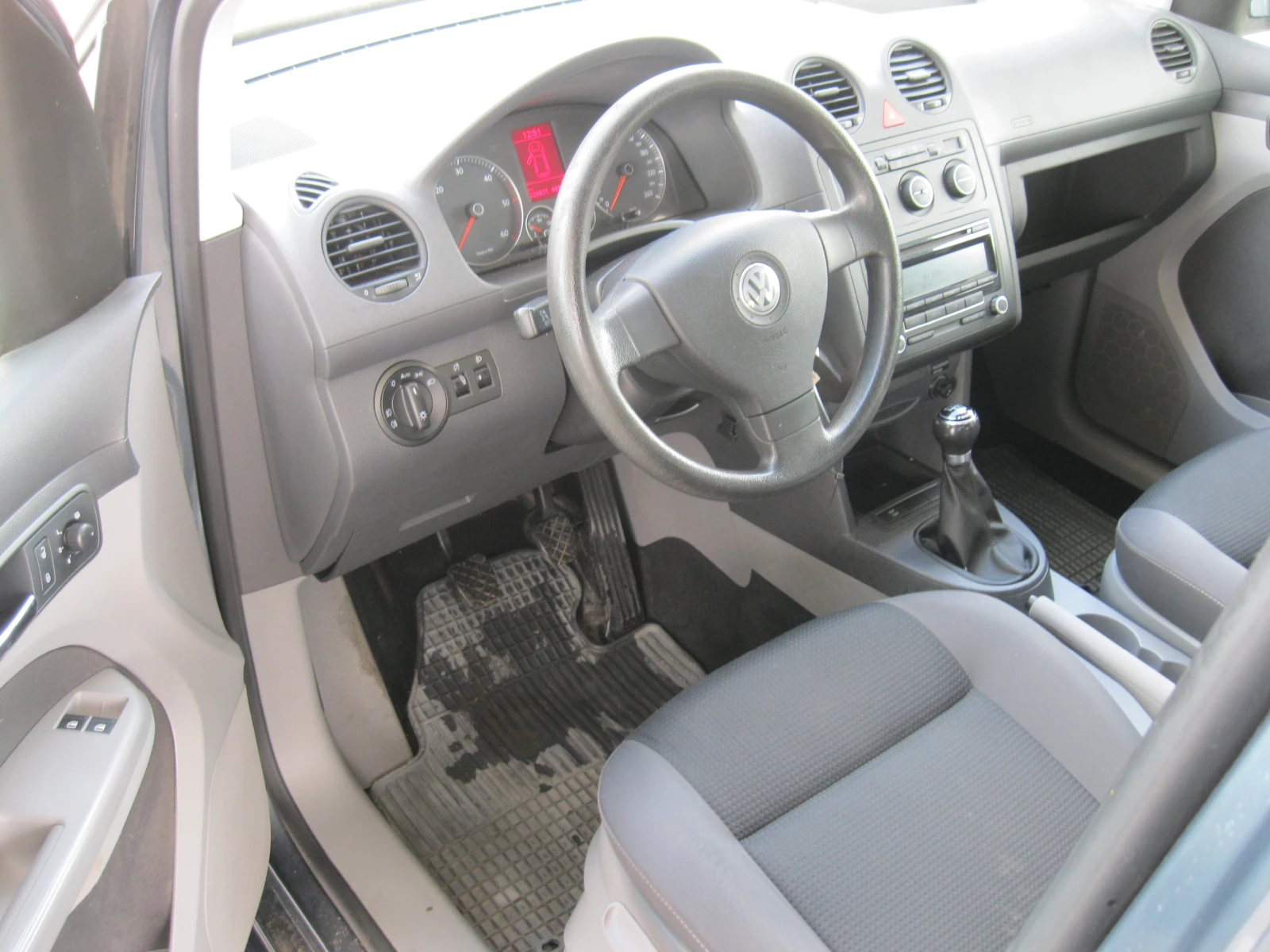 VW Caddy 1.9 TDI.  105 ks 4х4, снимка 15 - Автомобили и джипове - 54651794