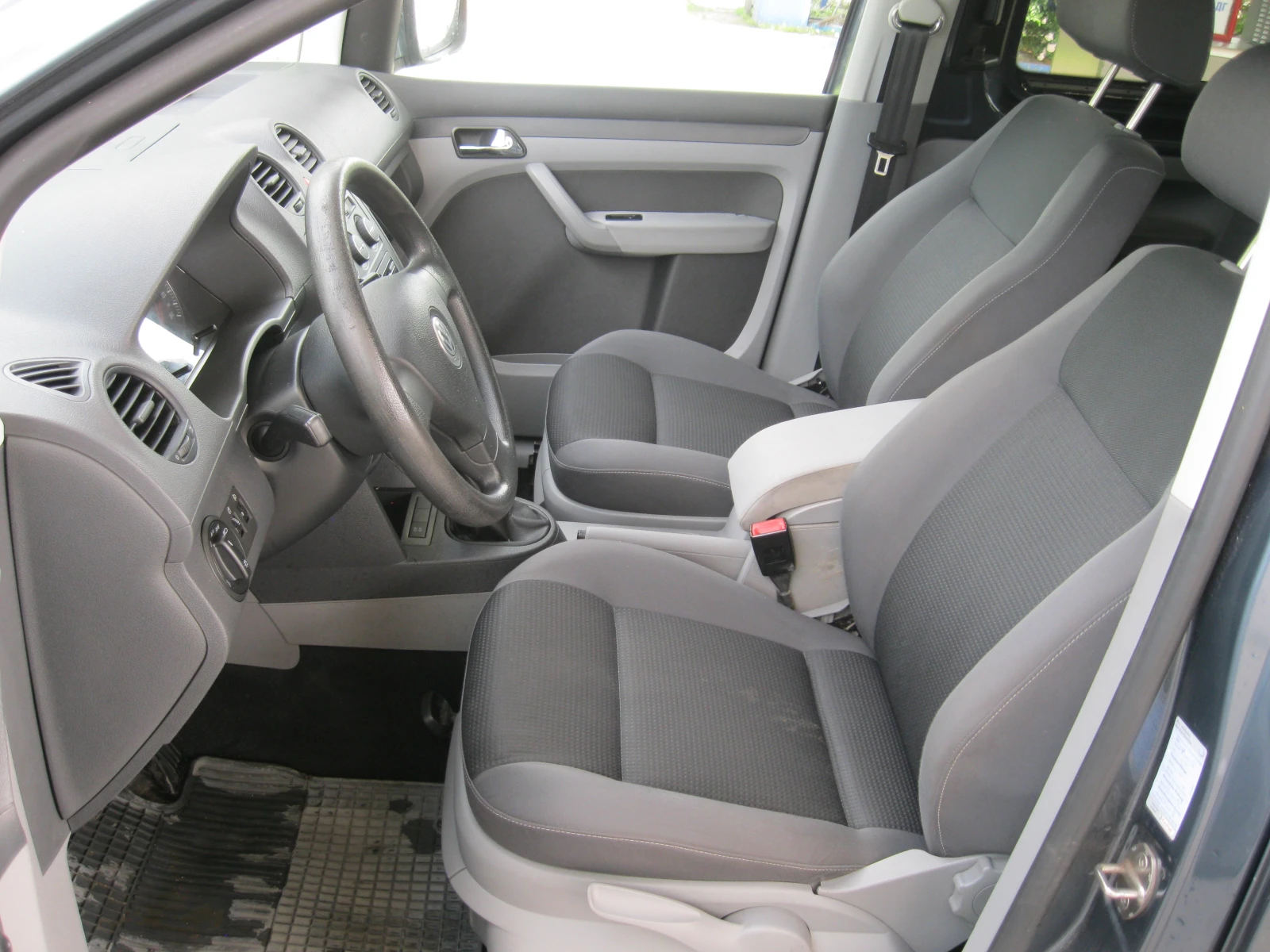 VW Caddy 1.9 TDI.  105 ks 4х4, снимка 9 - Автомобили и джипове - 54651794