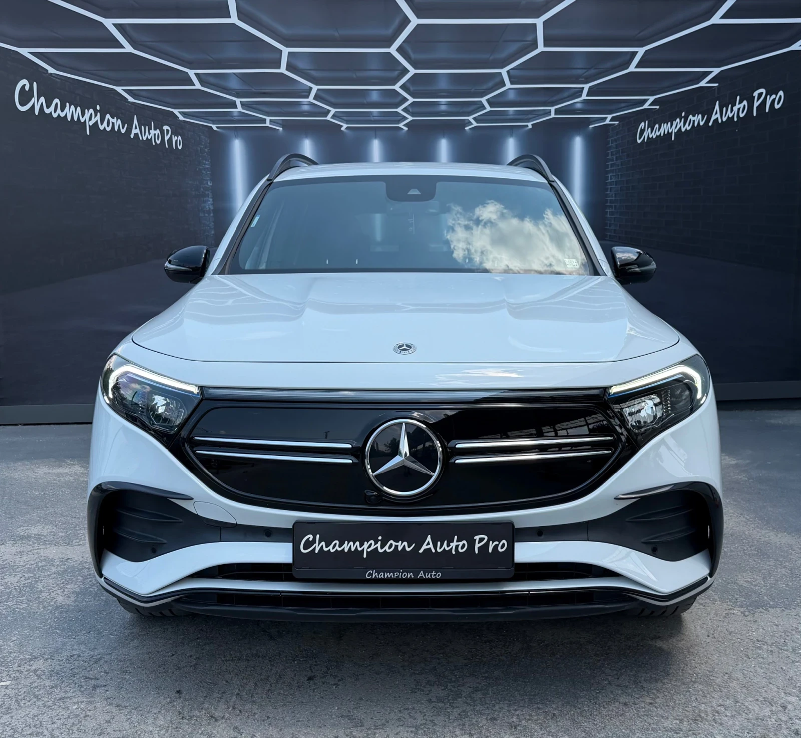 Mercedes-Benz EQB 350 Amg line 4Matic, снимка 2 - Автомобили и джипове - 55145354