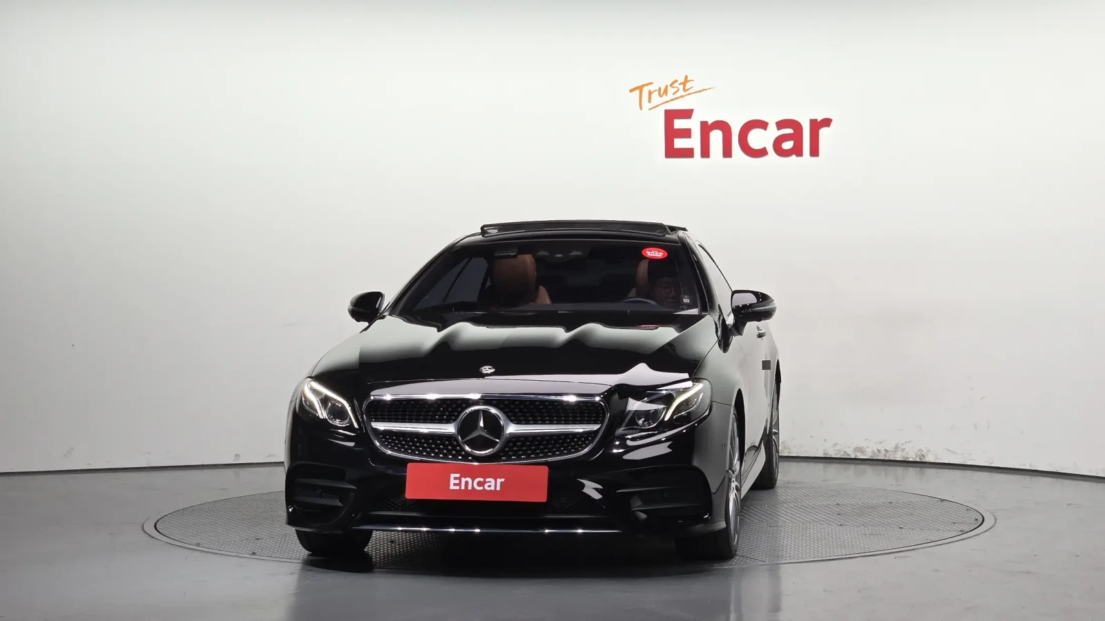 Mercedes-Benz E 400 4MATIC/AMG/HEAD UP/PANORAMA/360CAM/BURMESTER, снимка 3 - Автомобили и джипове - 55219705