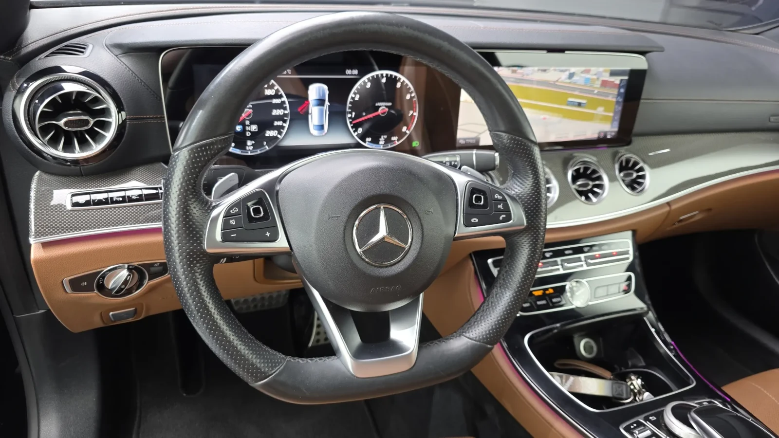 Mercedes-Benz E 400 4MATIC/AMG/HEAD UP/PANORAMA/360CAM/BURMESTER, снимка 12 - Автомобили и джипове - 55219705