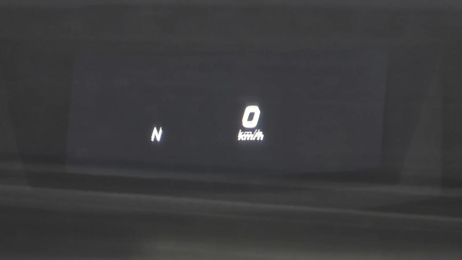 Mercedes-Benz E 400 4MATIC/AMG/HEAD UP/PANORAMA/360CAM/BURMESTER, снимка 14 - Автомобили и джипове - 55219705