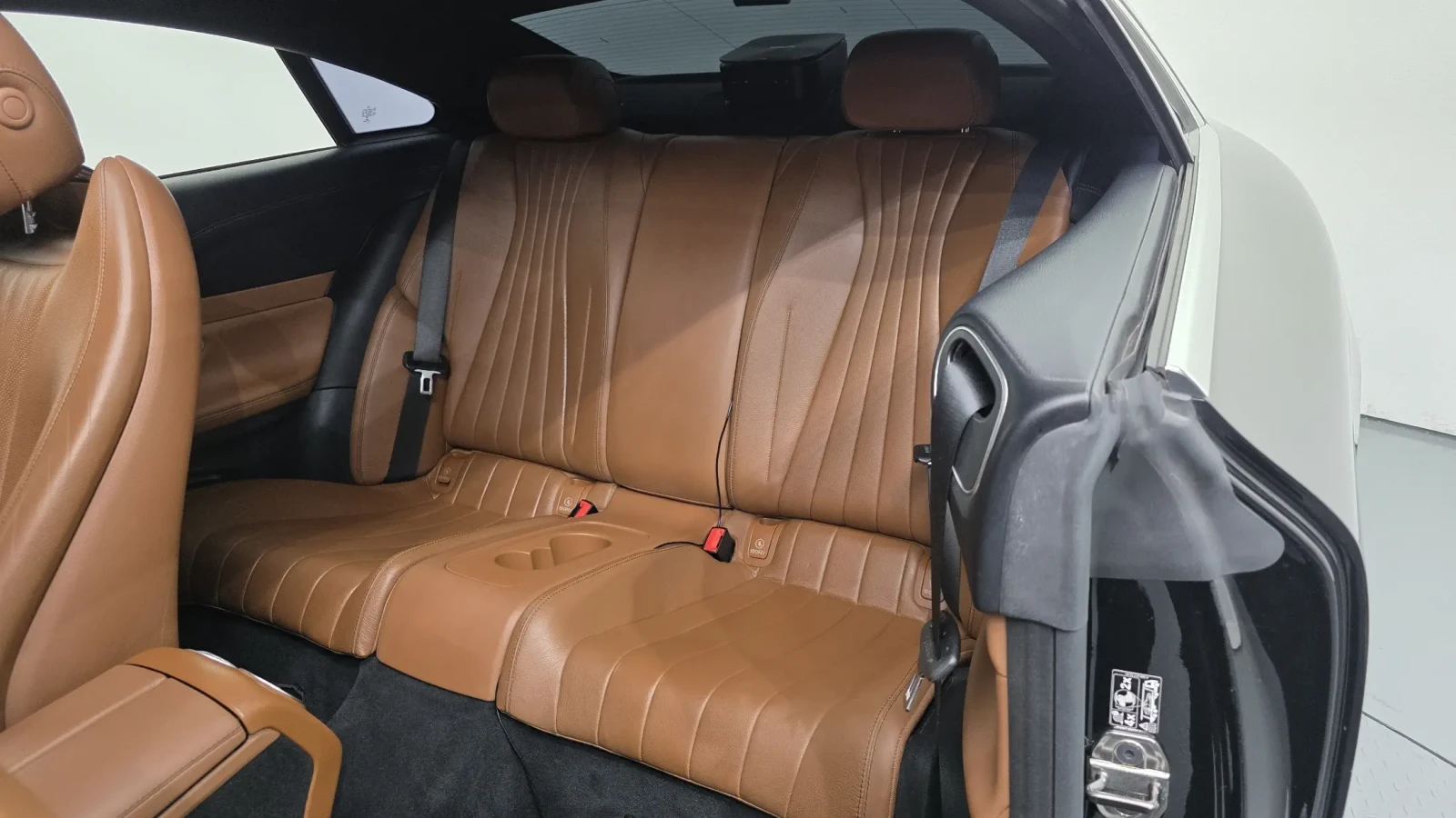 Mercedes-Benz E 400 4MATIC/AMG/HEAD UP/PANORAMA/360CAM/BURMESTER, снимка 10 - Автомобили и джипове - 55219705