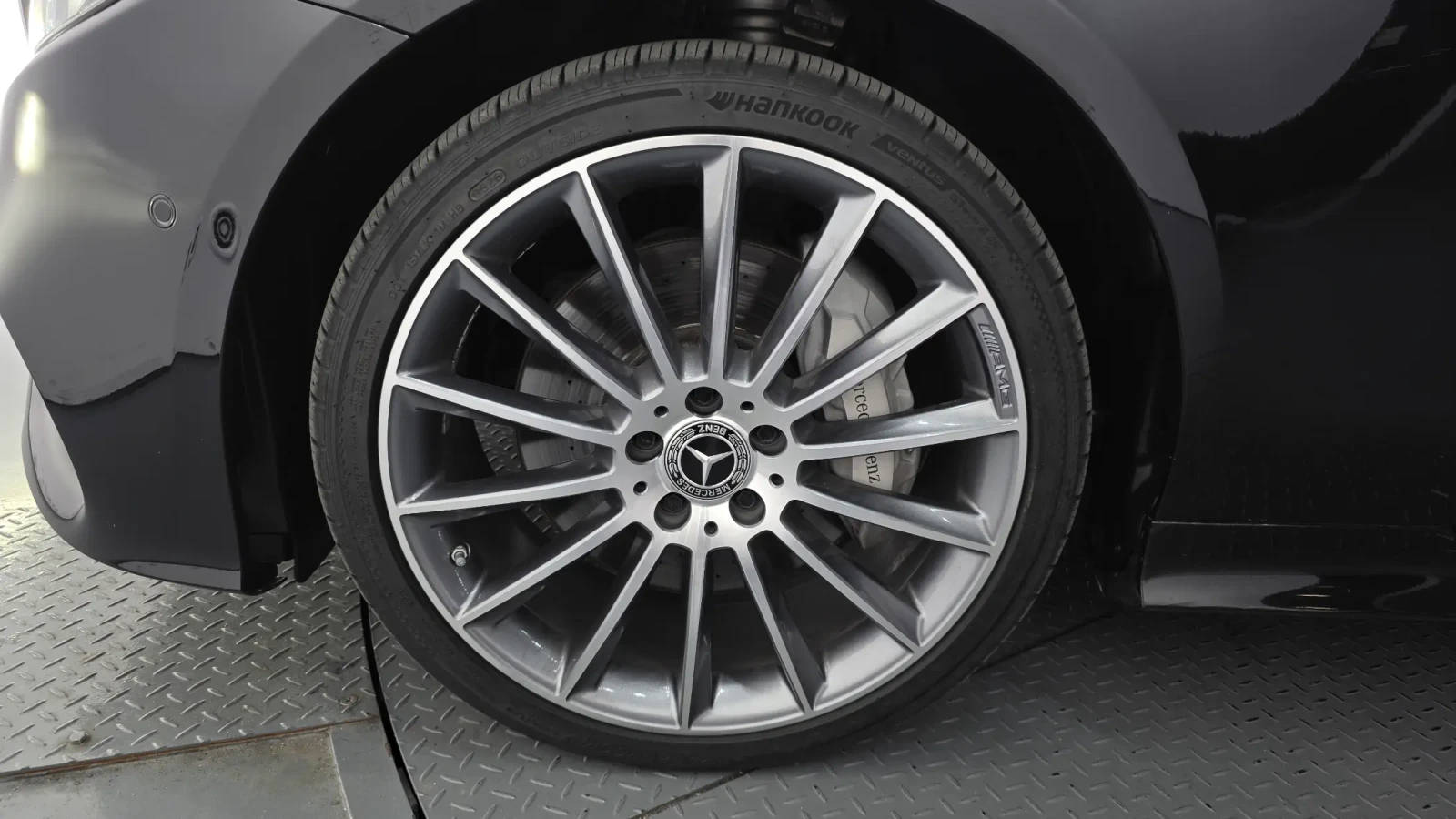 Mercedes-Benz E 400 4MATIC/AMG/HEAD UP/PANORAMA/360CAM/BURMESTER, снимка 5 - Автомобили и джипове - 55219705