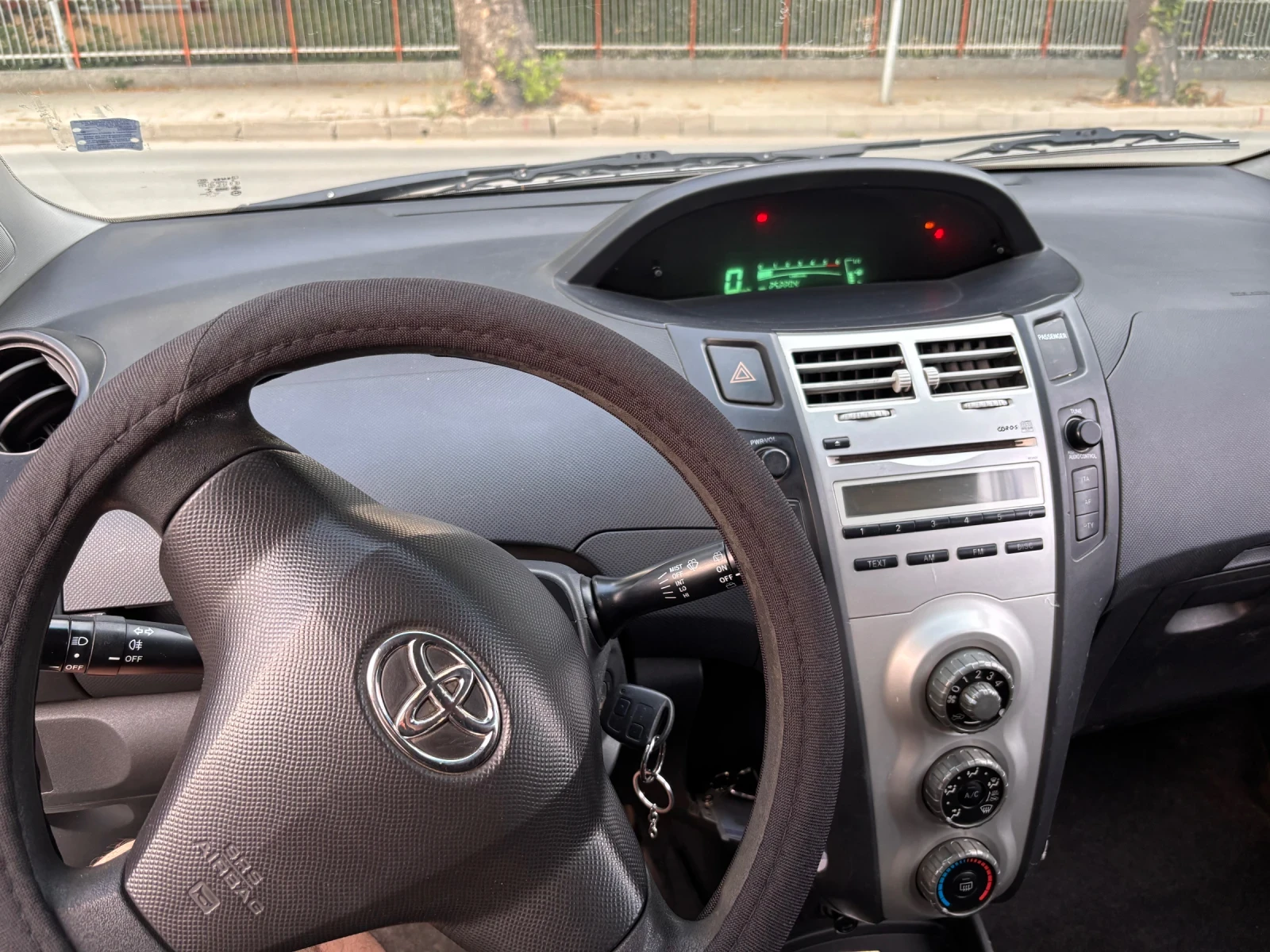 Toyota Yaris, снимка 13 - Автомобили и джипове - 55402414