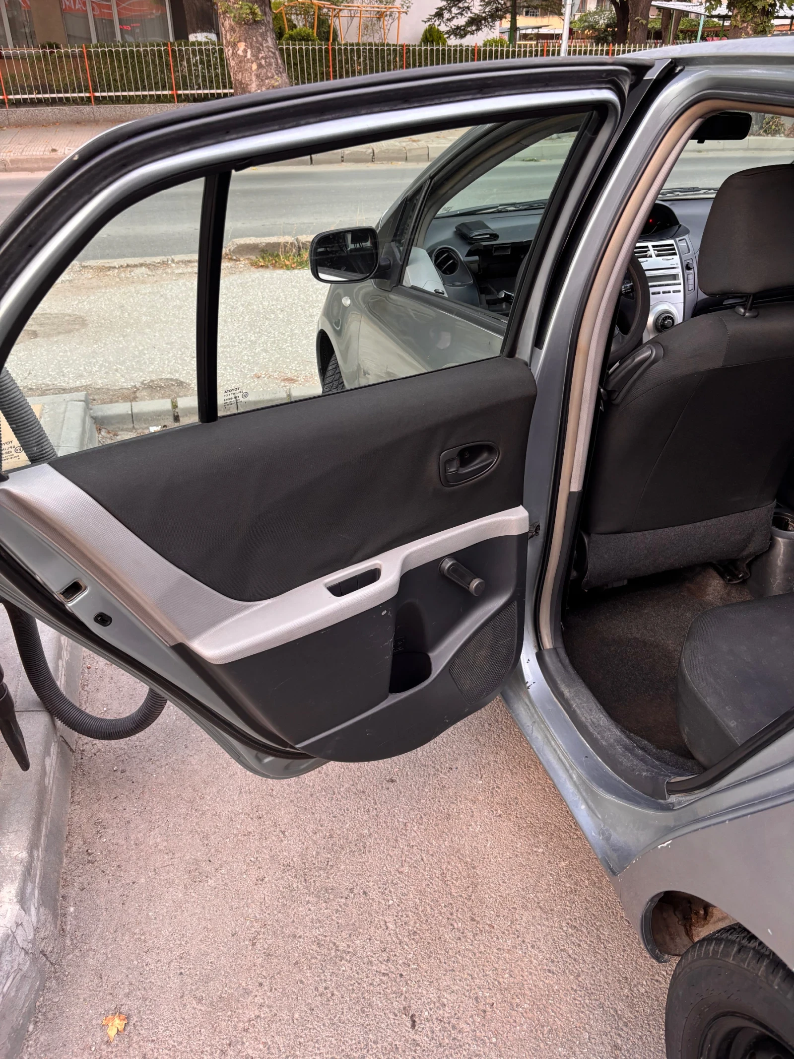 Toyota Yaris, снимка 11 - Автомобили и джипове - 55402414