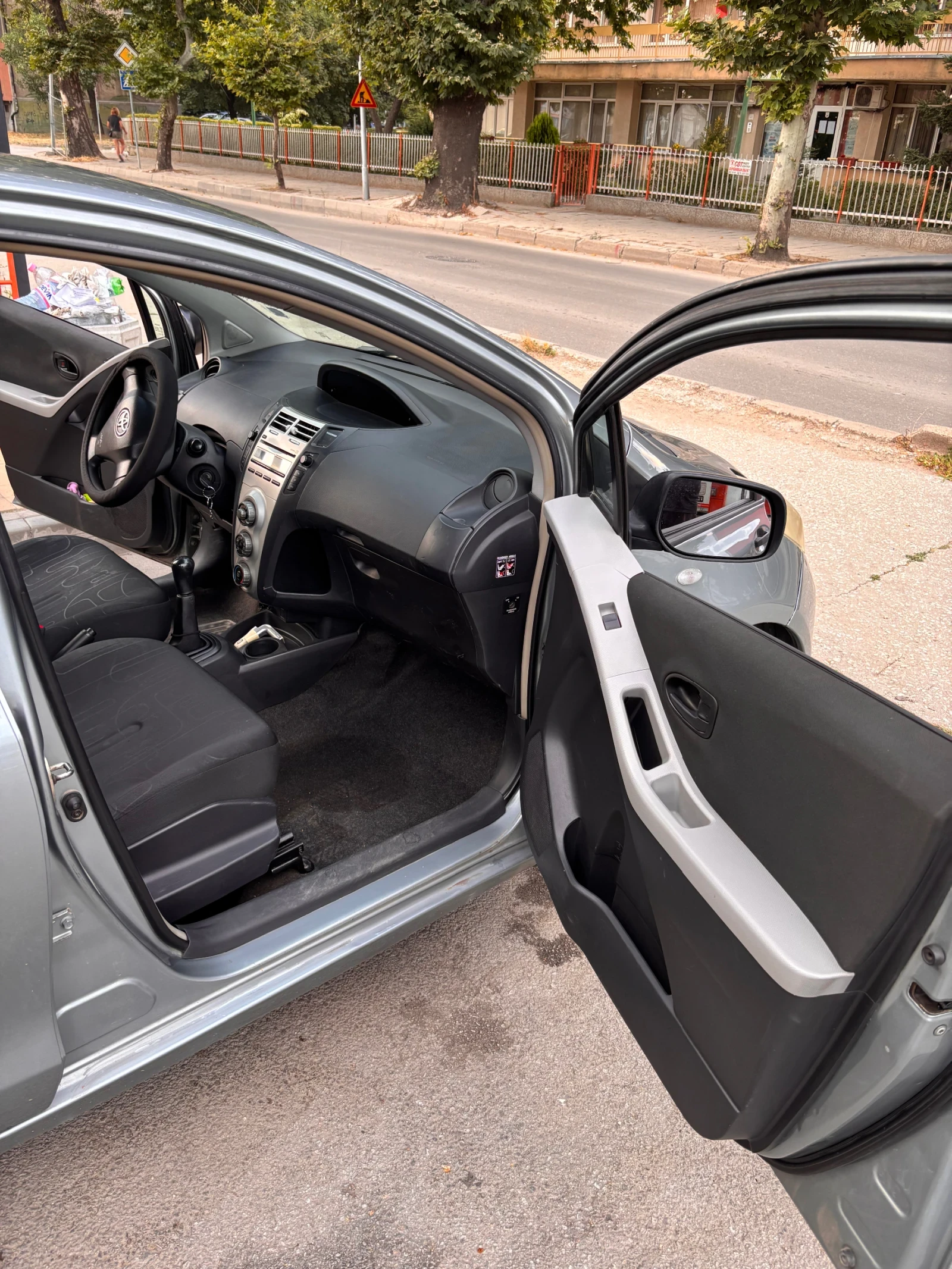 Toyota Yaris, снимка 9 - Автомобили и джипове - 55402414