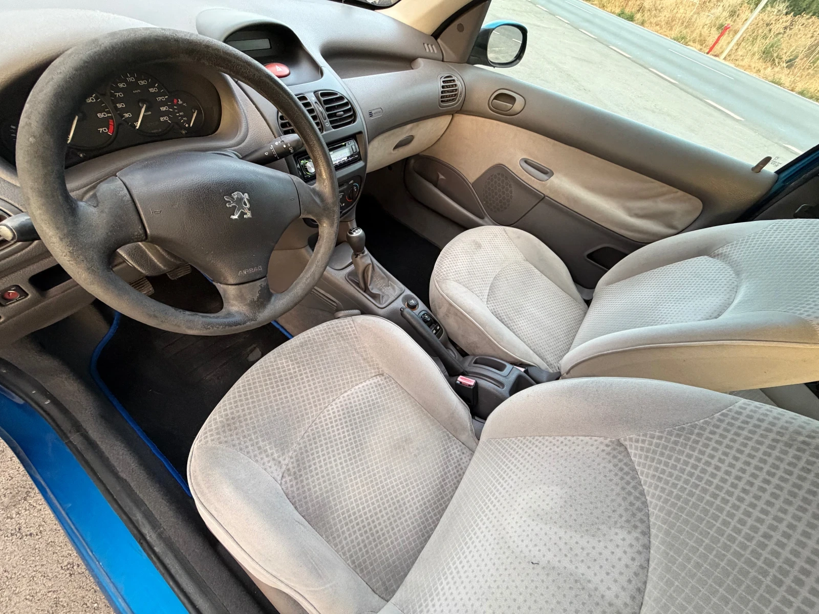 Peugeot 206 1.4 75к.с. Клима, снимка 3 - Автомобили и джипове - 55628908