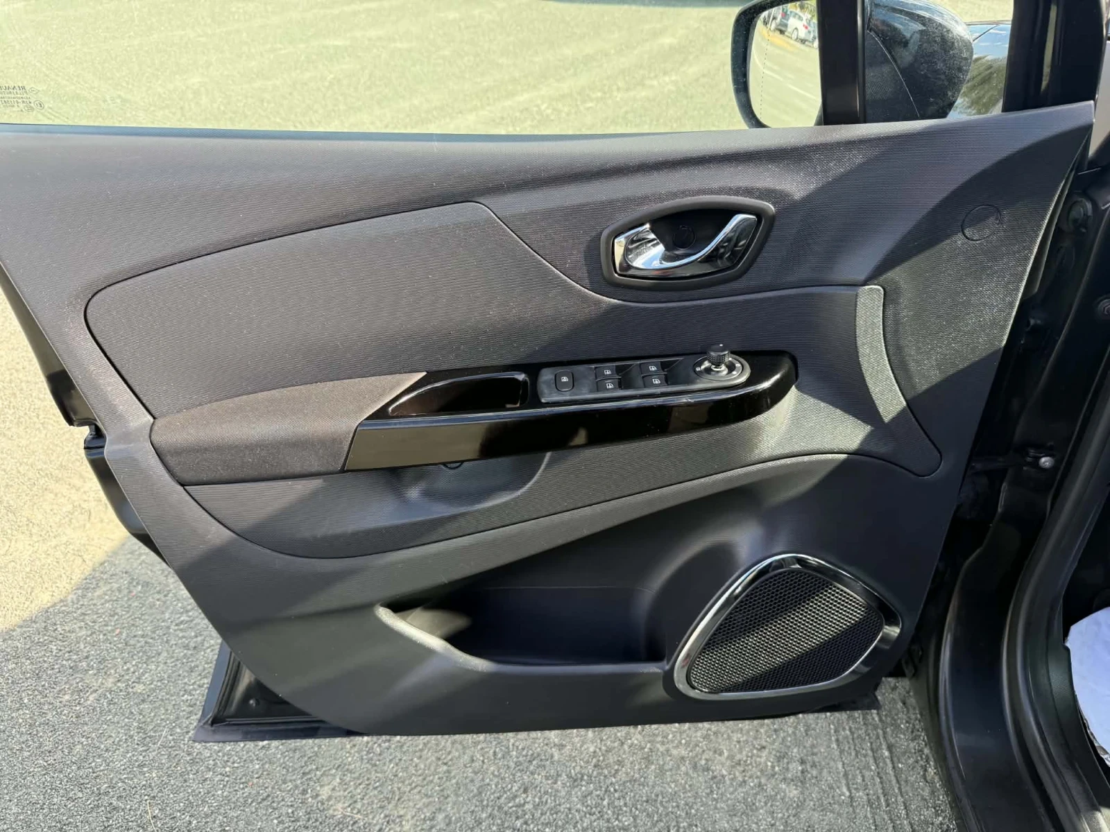 Renault Captur, снимка 7 - Автомобили и джипове - 55666901