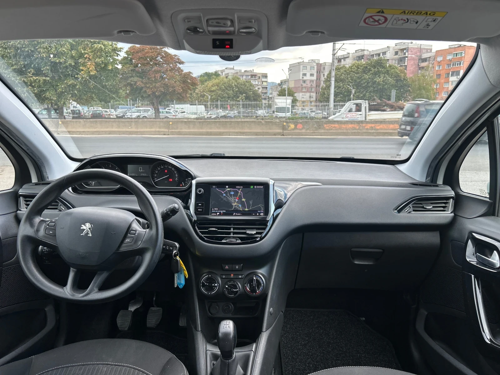 Peugeot 208, снимка 10 - Автомобили и джипове - 55798479