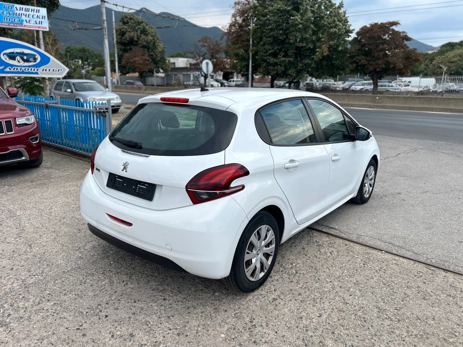 Peugeot 208, снимка 5 - Автомобили и джипове - 55798479