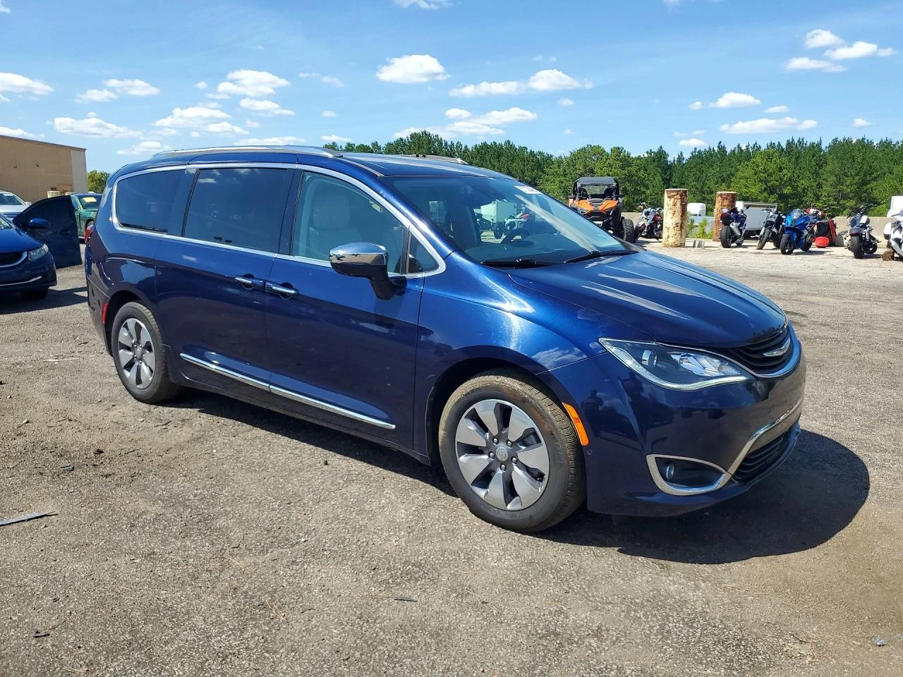Chrysler Pacifica 3.6l Hybrid Limited, снимка 4 - Автомобили и джипове - 56012589