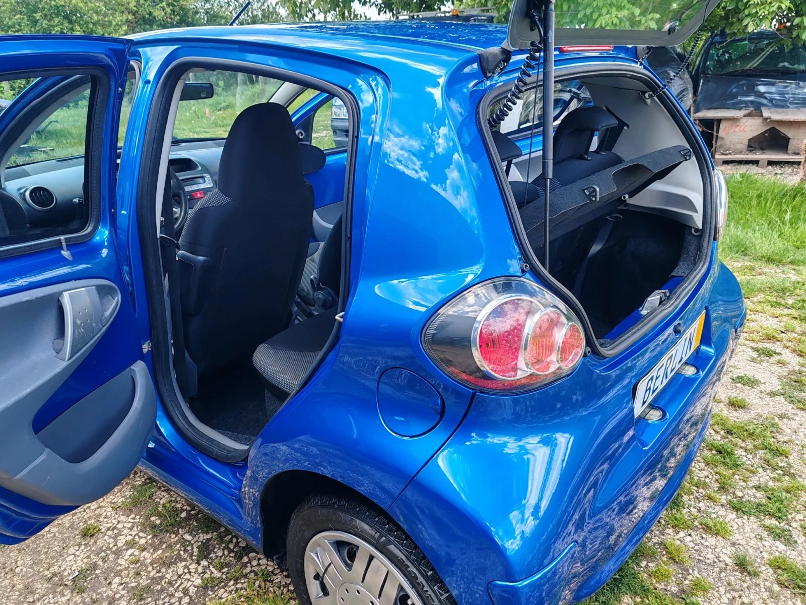 Toyota Aygo 1.0 Face Lift, снимка 10 - Автомобили и джипове - 56046044