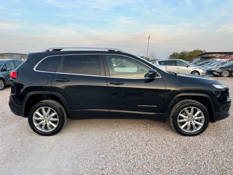 Jeep Cherokee 2.2d* 200к.с* ДИСТРОНИК* ПОДГРЕВ* ОБДУХВАНЕ* FULL , снимка 5 - Автомобили и джипове - 47771154