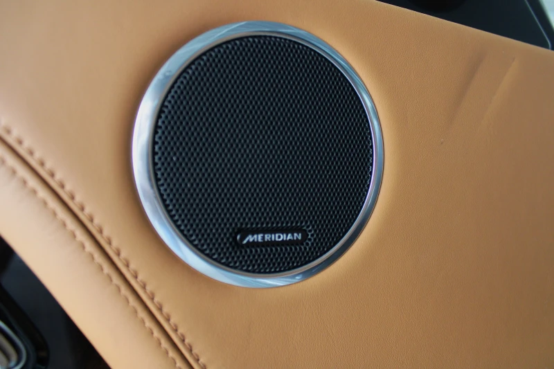 Land Rover Range rover 525 V8 PANO TV MERIDIAN 360, снимка 7 - Автомобили и джипове - 51508678