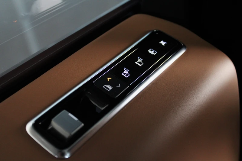 Land Rover Range rover 525 V8 PANO TV MERIDIAN 360, снимка 16 - Автомобили и джипове - 51508678