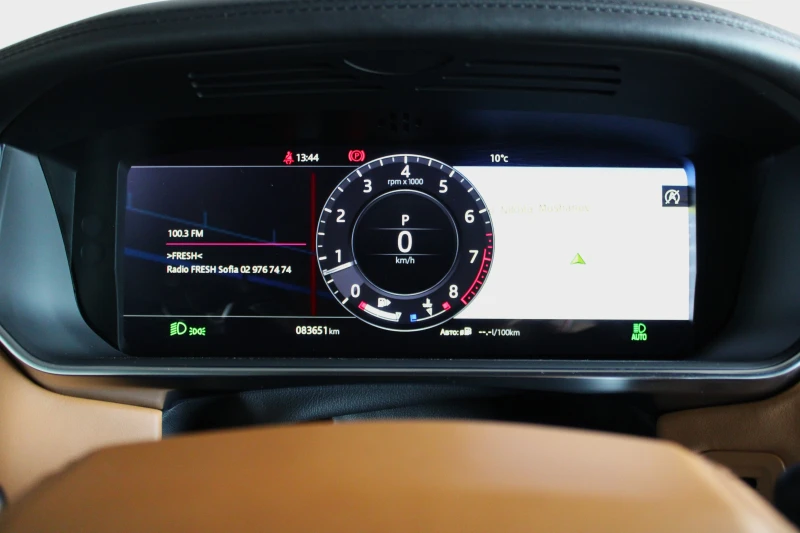 Land Rover Range rover 525 V8 PANO TV MERIDIAN 360, снимка 10 - Автомобили и джипове - 51508678