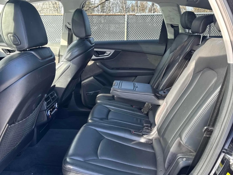 Audi Q7 * 3.0T Technik * CARFAX * ЦЕНА ДО БГ, снимка 11 - Автомобили и джипове - 53001335