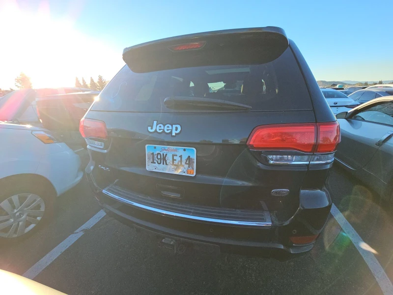 Jeep Grand cherokee OVERLAND* 5.7 HEMI* 8ZF* HARMAN* ПАНО, снимка 5 - Автомобили и джипове - 53109764