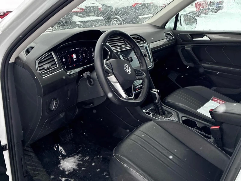 VW Tiguan Comfortline * КЛИП НА МОТОРА * ОТ ПРЕДСТАВИТЕЛСТВО, снимка 7 - Автомобили и джипове - 53427598