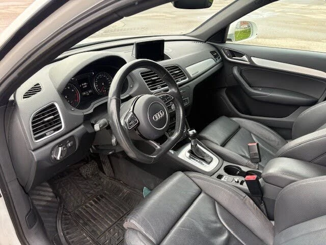 Audi Q3 quattro Premium Plus, снимка 10 - Автомобили и джипове - 54519660