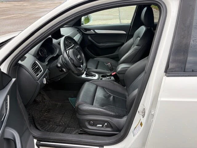 Audi Q3 quattro Premium Plus, снимка 9 - Автомобили и джипове - 54519660