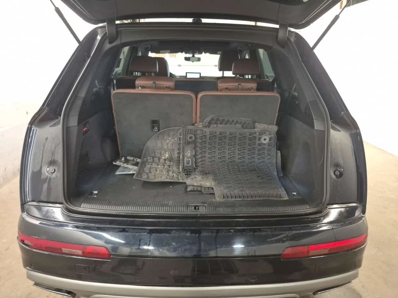 Audi Q7 * 3.0T KOMFORT * CARFAX * ЦЕНА ДО БГ, снимка 15 - Автомобили и джипове - 54042649