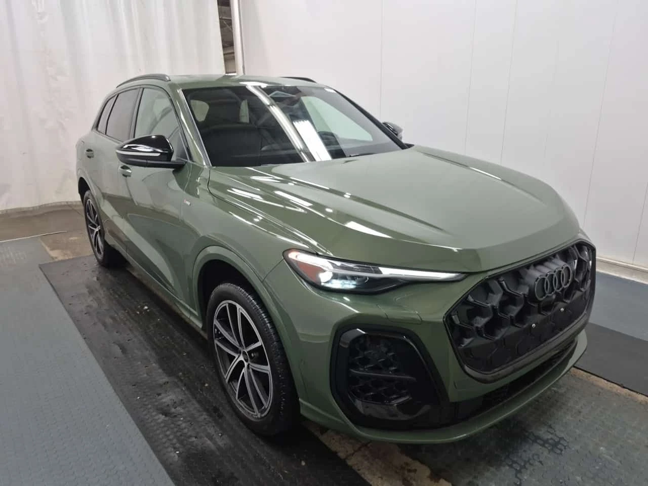 Audi Q5 PROGRESSIV  CARFAX, снимка 2 - Автомобили и джипове - 54189941