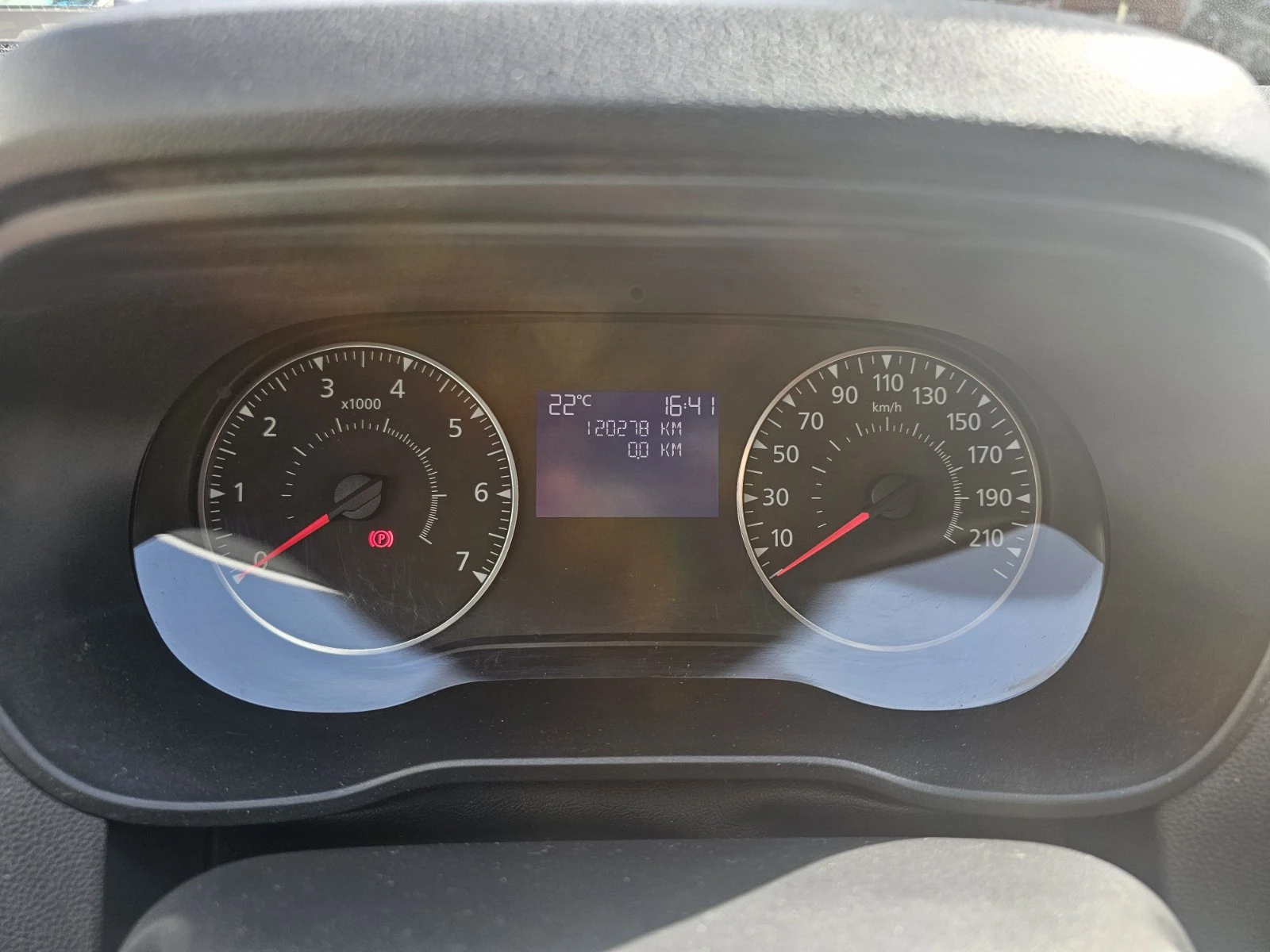 Dacia Duster dCi 110 к.с. Дизел Stop & Start 4x2 N1, снимка 8 - Автомобили и джипове - 54226971