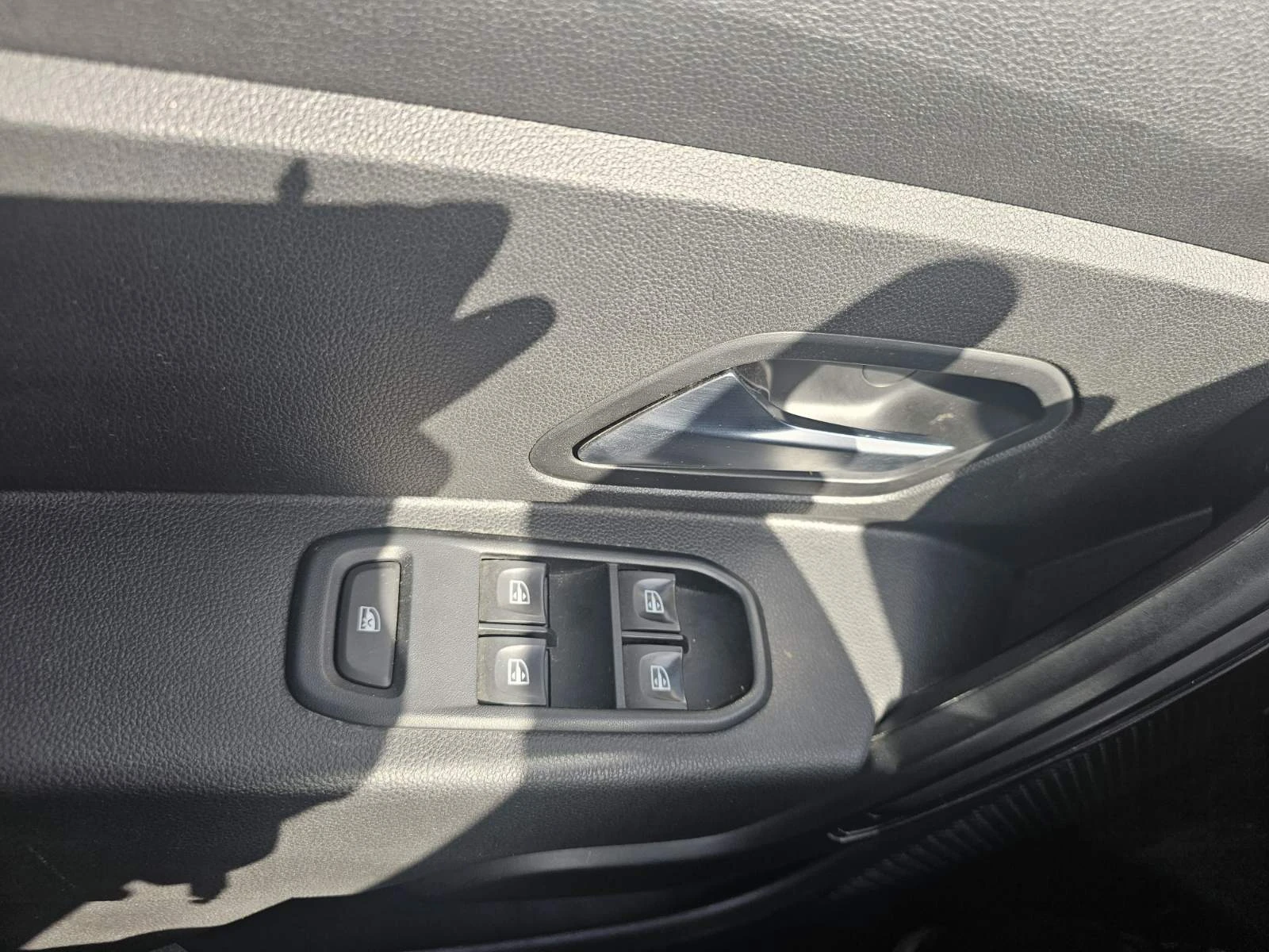 Dacia Duster dCi 110 к.с. Дизел Stop & Start 4x2 N1, снимка 10 - Автомобили и джипове - 54226971