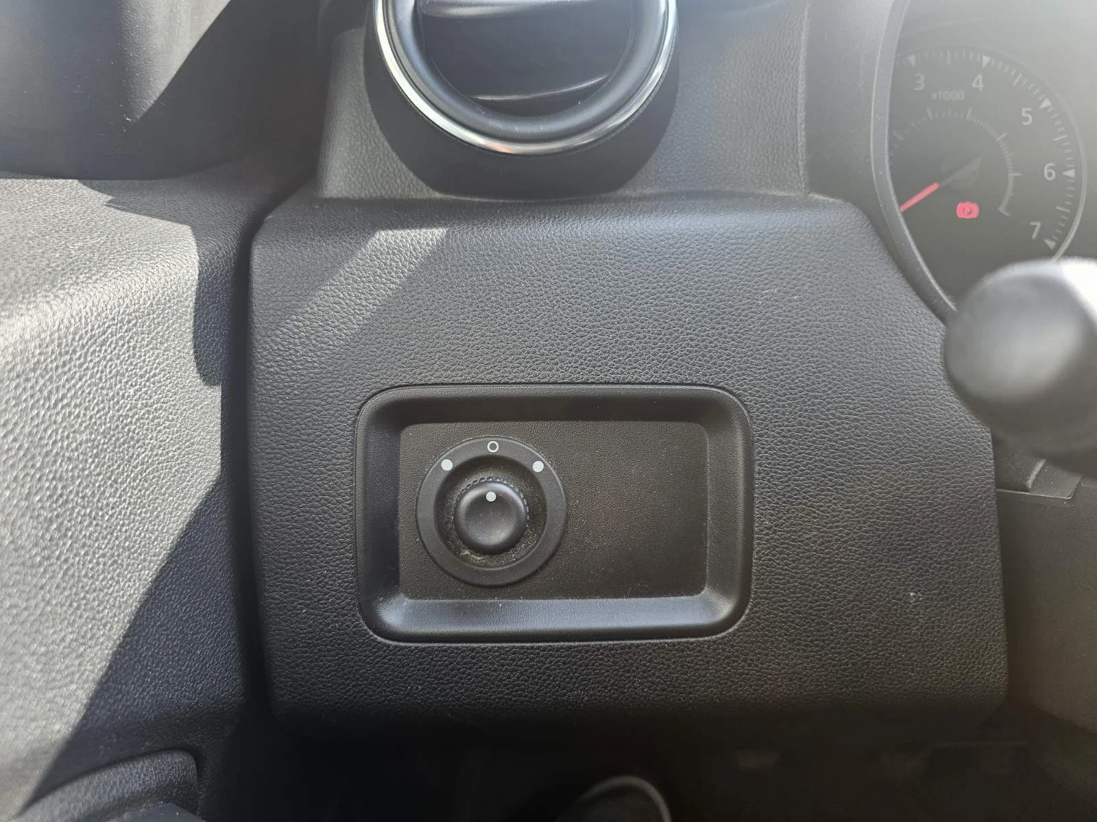 Dacia Duster dCi 110 к.с. Дизел Stop & Start 4x2 N1, снимка 11 - Автомобили и джипове - 54226971