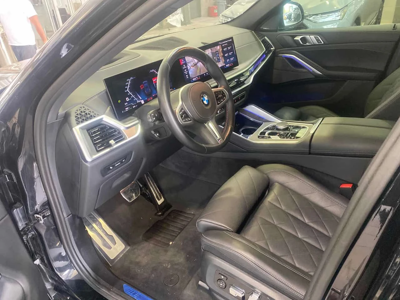 BMW X6 * M60i xDrive * CARFAX * HEAD UP * HARMAN * 360 | Mobile.bg � ����������� 5