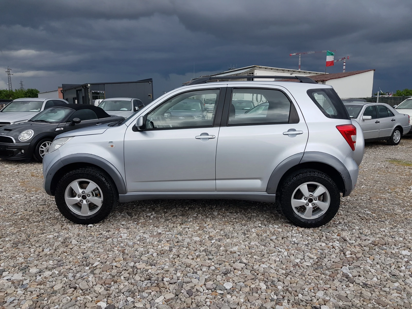 Daihatsu Terios 1.5 i 4WD ИТАЛИЯ FACELIFT, снимка 8 - Автомобили и джипове - 54749388
