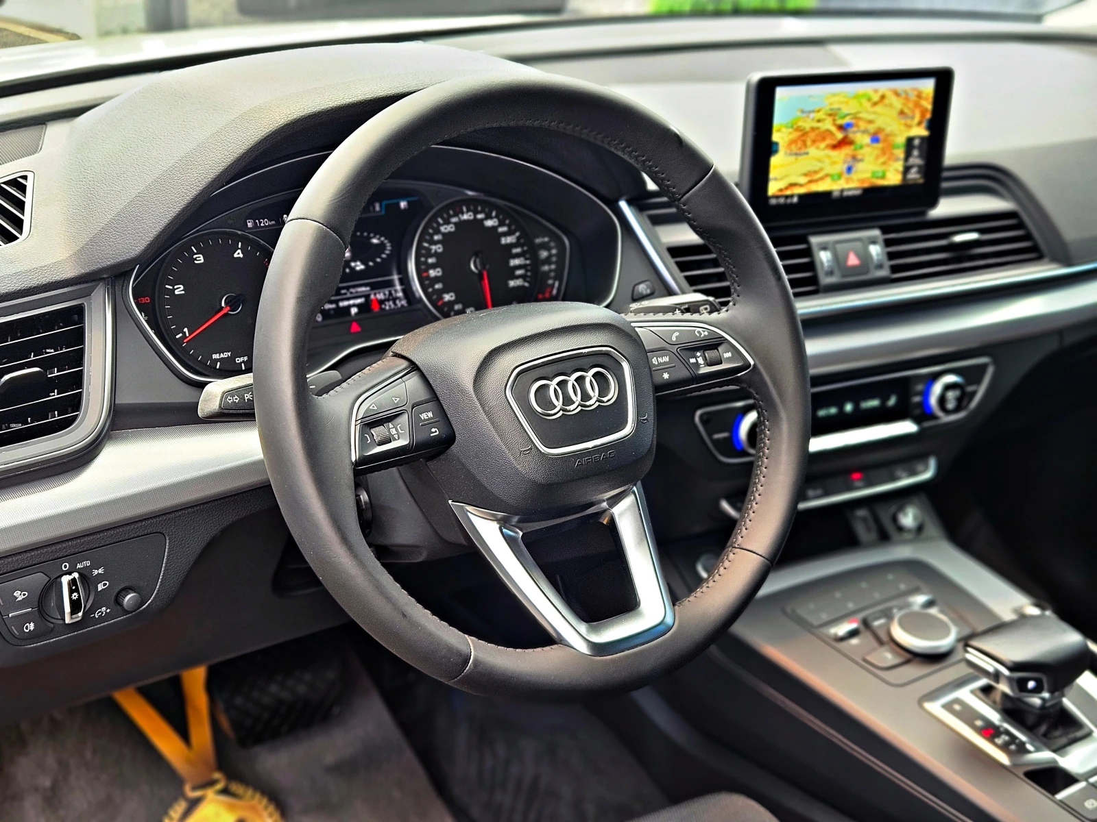 Audi Q5 2.0TDI/GERMANY/DRIVE SELECT/AMBIENT/CAR PLAY/LIZI, снимка 11 - Автомобили и джипове - 54791903