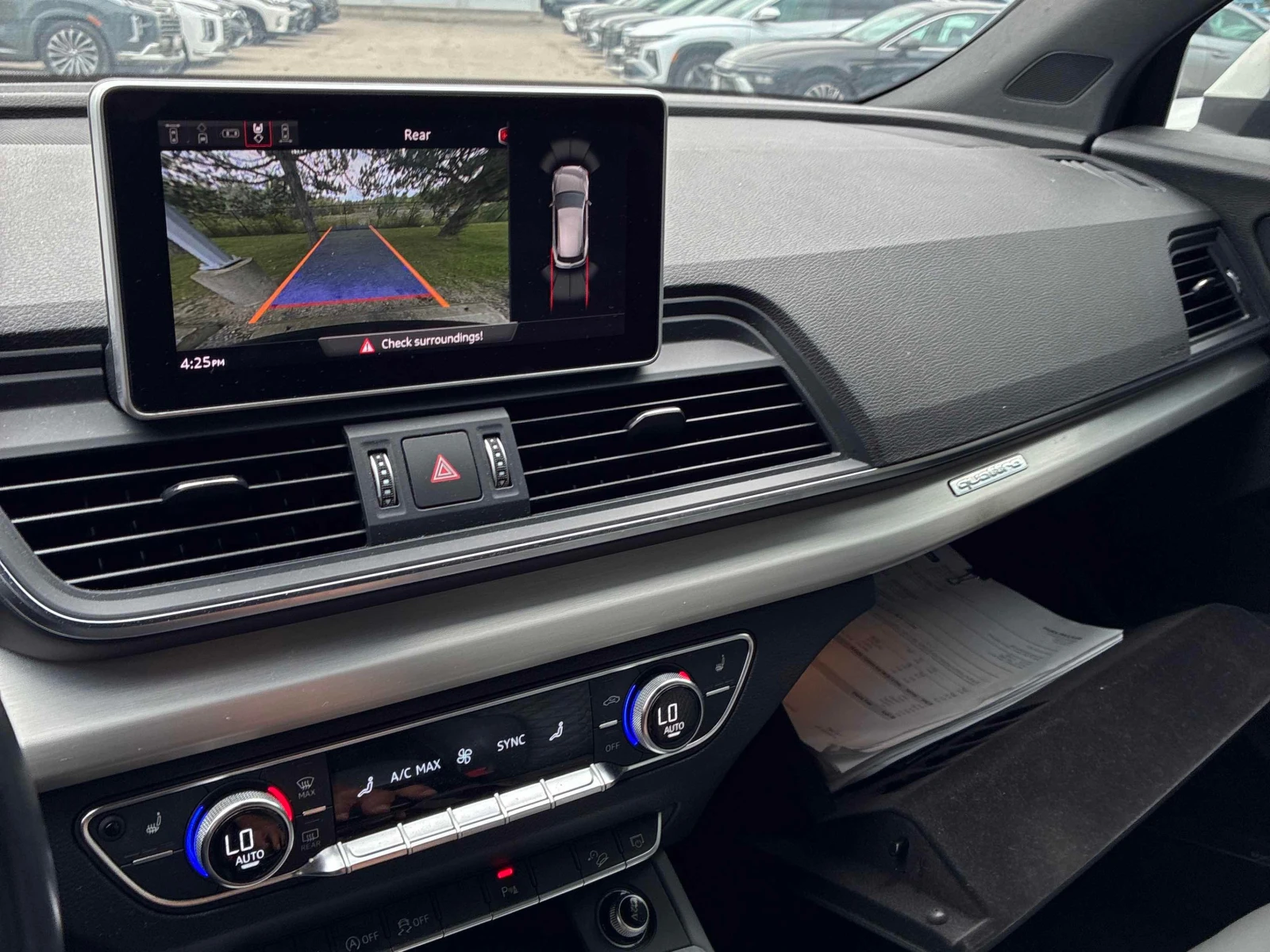Audi SQ5 * Technik * CARFAX * БЕЗ ПЪРВОНАЧАЛНА ВНОСКА, снимка 16 - Автомобили и джипове - 56093564