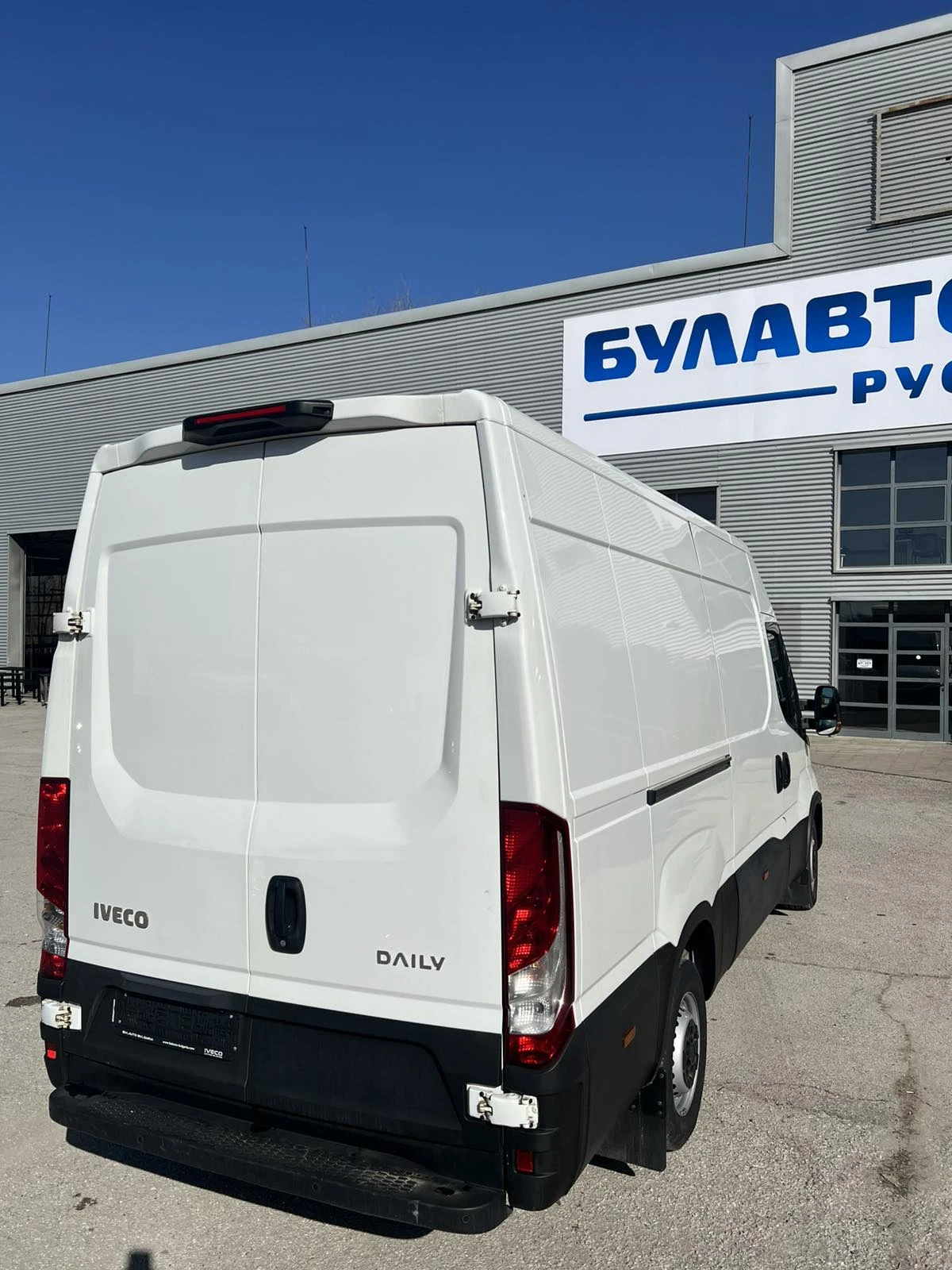 Iveco Daily 35S16   1 ГОДИНА ПЪЛНА ГАРАНЦИЯ, снимка 4 - Бусове и автобуси - 52000372