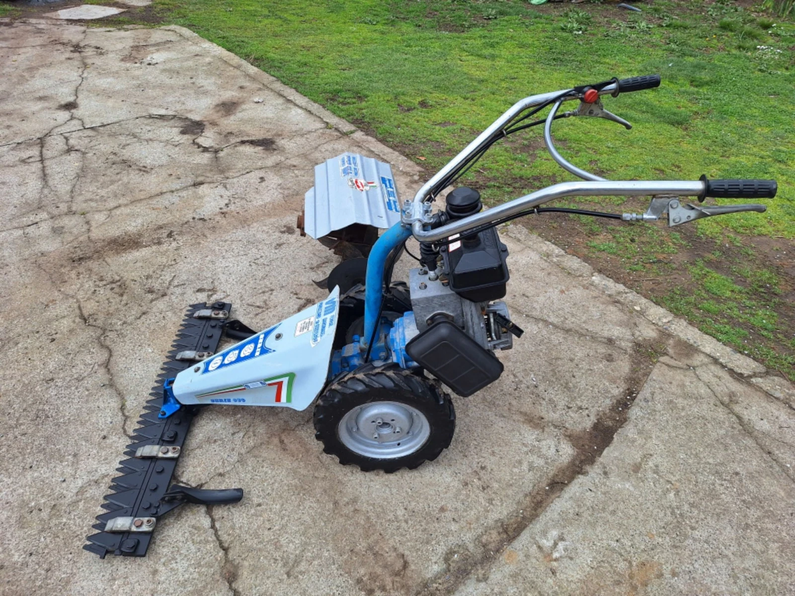 ����������� BCS ������� ������� � ����� 2 ������� 9�.�. | Mobile.bg � ����������� 4