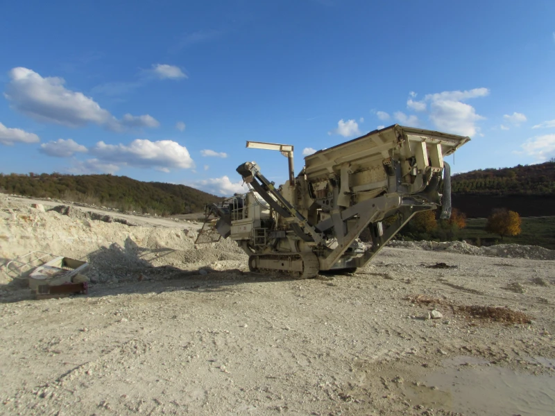 Машини за насипни материали Metso 1110