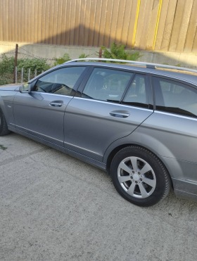 Mercedes-Benz C 220, снимка 10