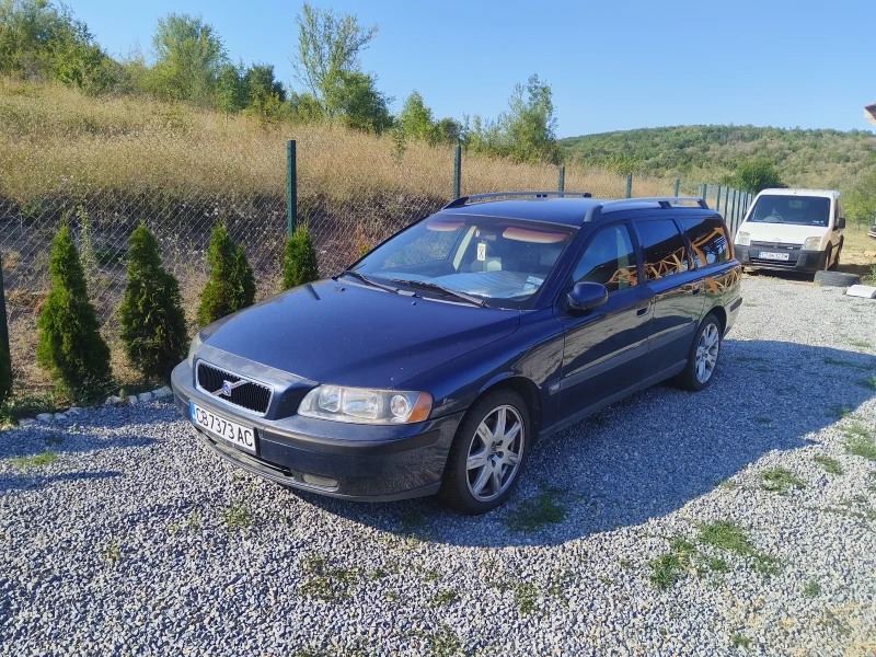 Volvo V70, снимка 1 - Автомобили и джипове - 47357635