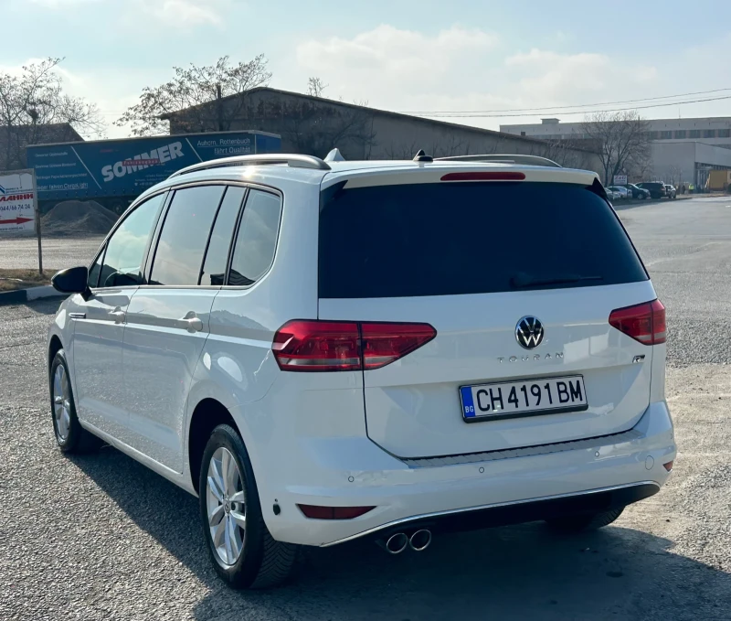 VW Touran 2.0 TDI 150ps DSG R-Line Full LED , снимка 11 - Автомобили и джипове - 48650907