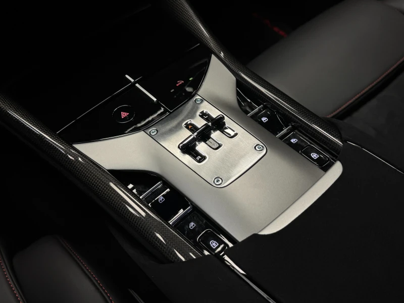 Ferrari Purosangue Rosso Corsa, снимка 11 - Автомобили и джипове - 51454340