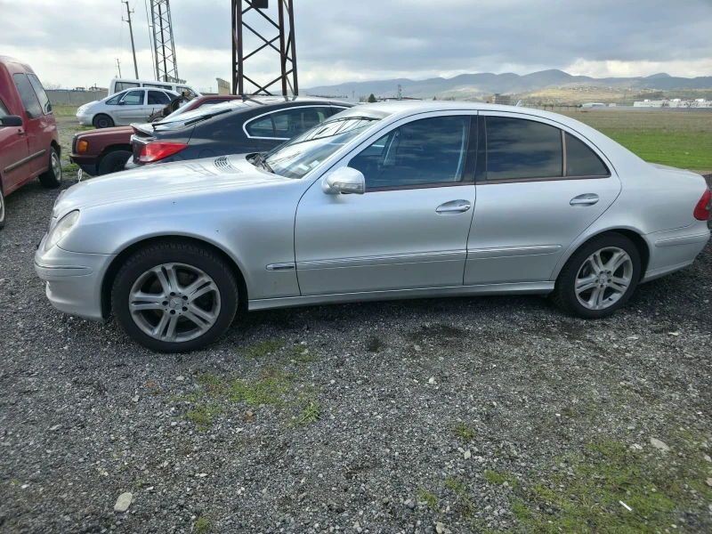 Mercedes-Benz E 320, снимка 4 - Автомобили и джипове - 52502002