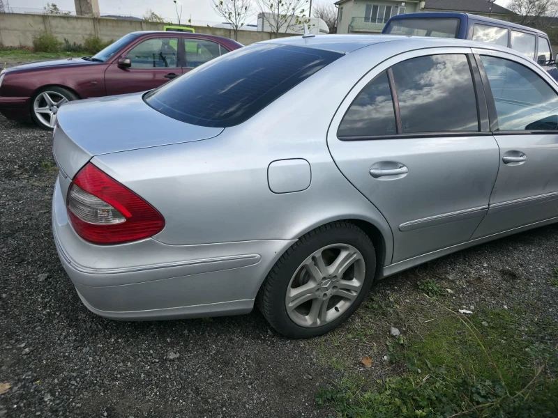 Mercedes-Benz E 320, снимка 3 - Автомобили и джипове - 52502002